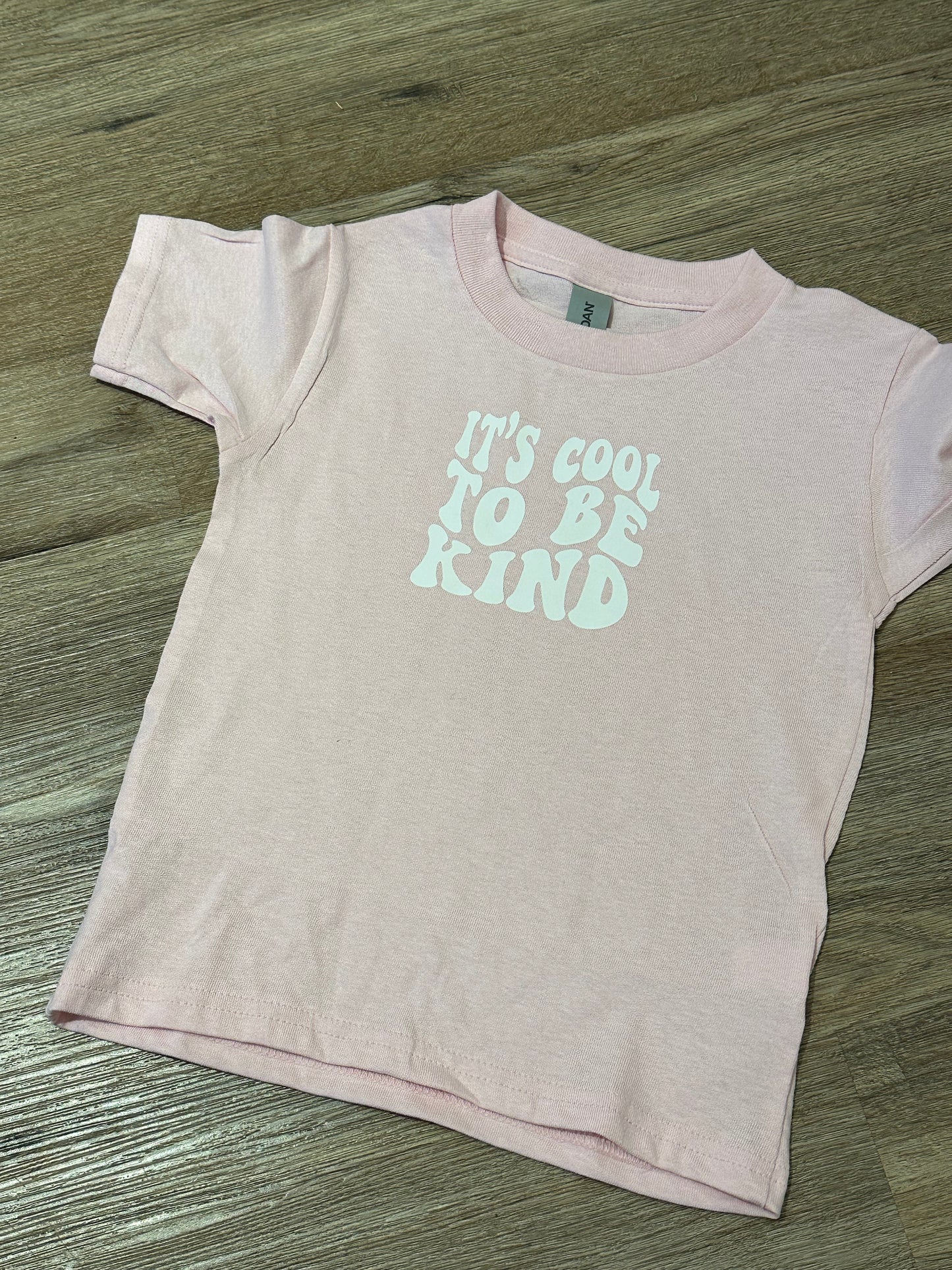 Kids tee-it’s cool to be kind
