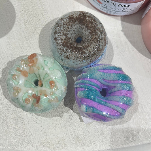 Mini doughnut bath bomb
