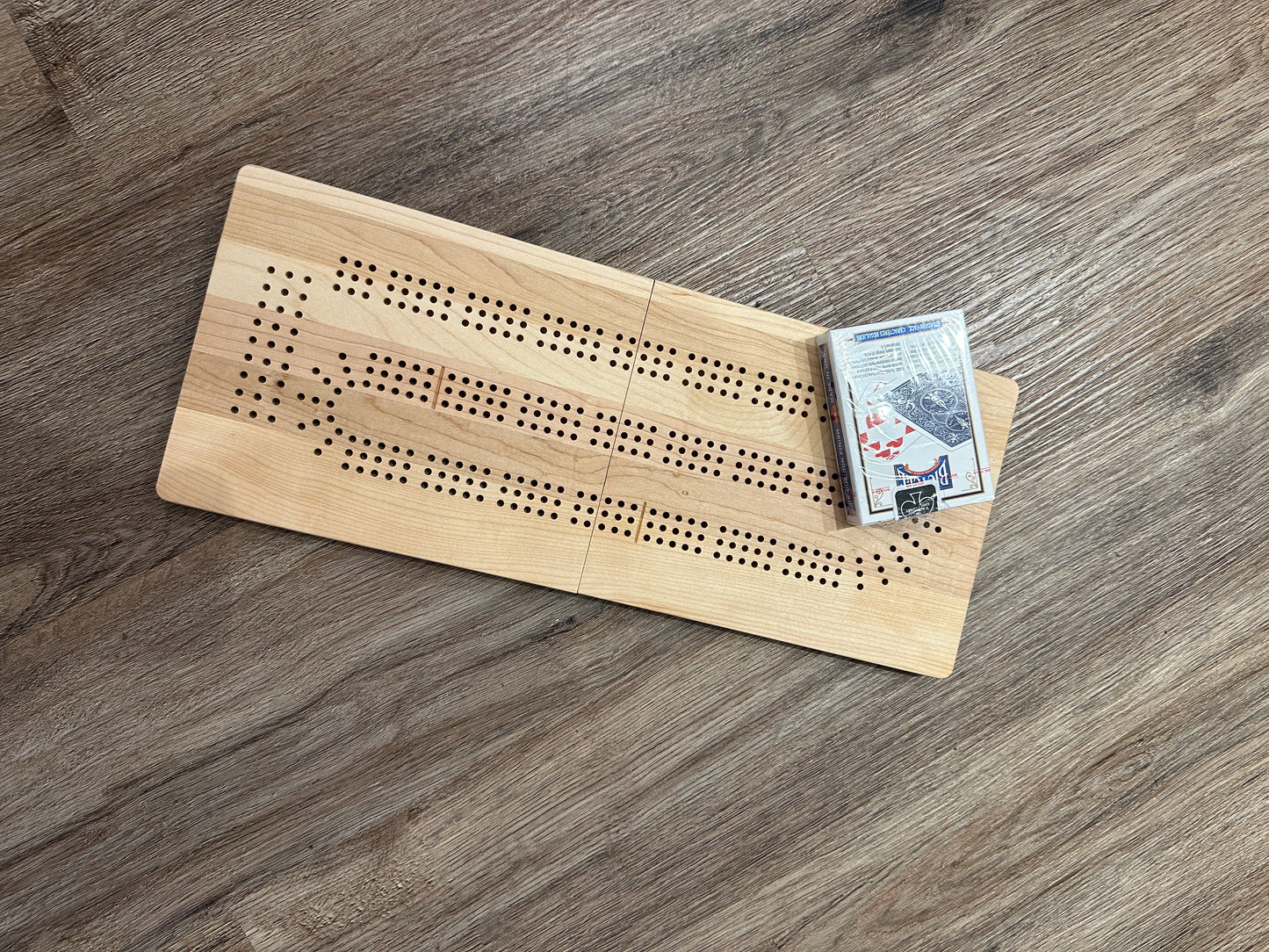 Portable cribbage board